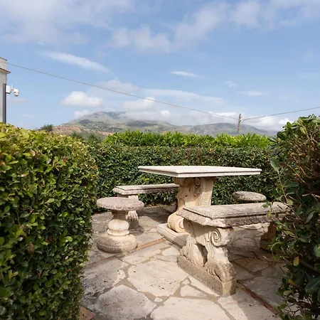 Casa Gialla Scopello *