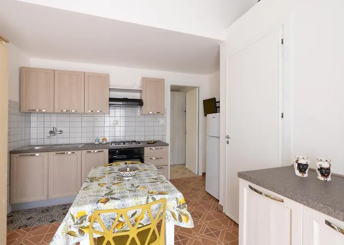 Casa Gialla Scopello