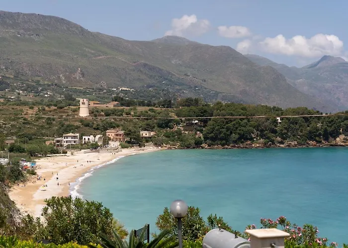 Casa Gialla Scopello Castellammare del Golfo